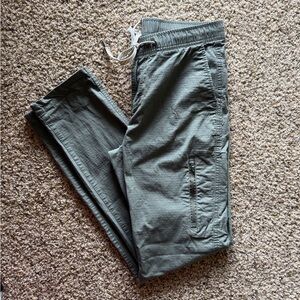 Vuori Womens Ripstop Pant - Small Long